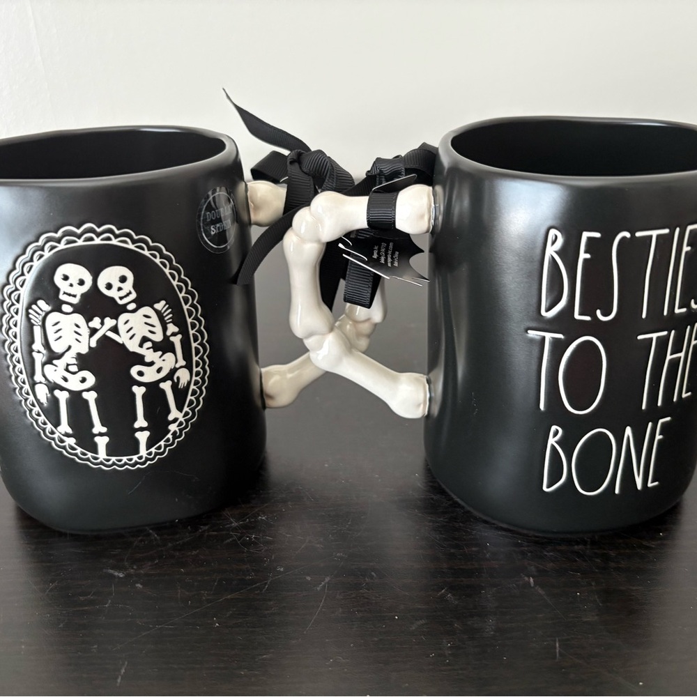 New Rae Dunn Halloween BESTIES TO THE BONE Skeleton Black Mug 1 Mug